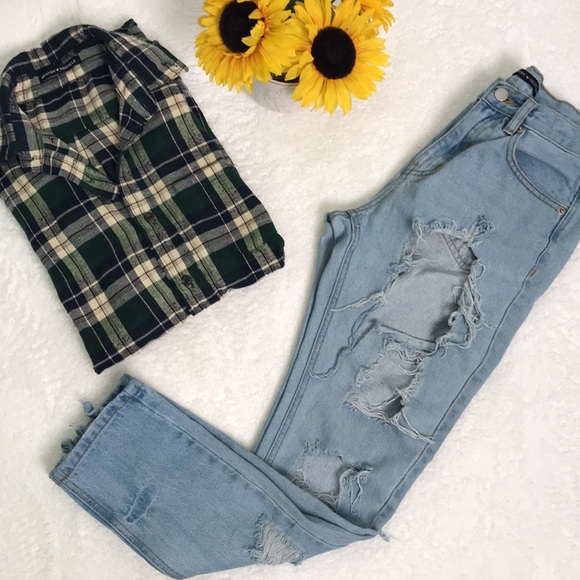 Brandy Melville Destroyed Boyfriend Jeans